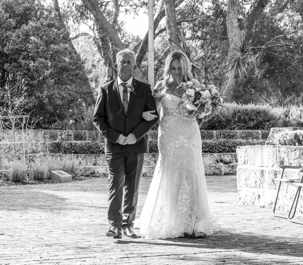 Sharna&Paul - Bride Walk