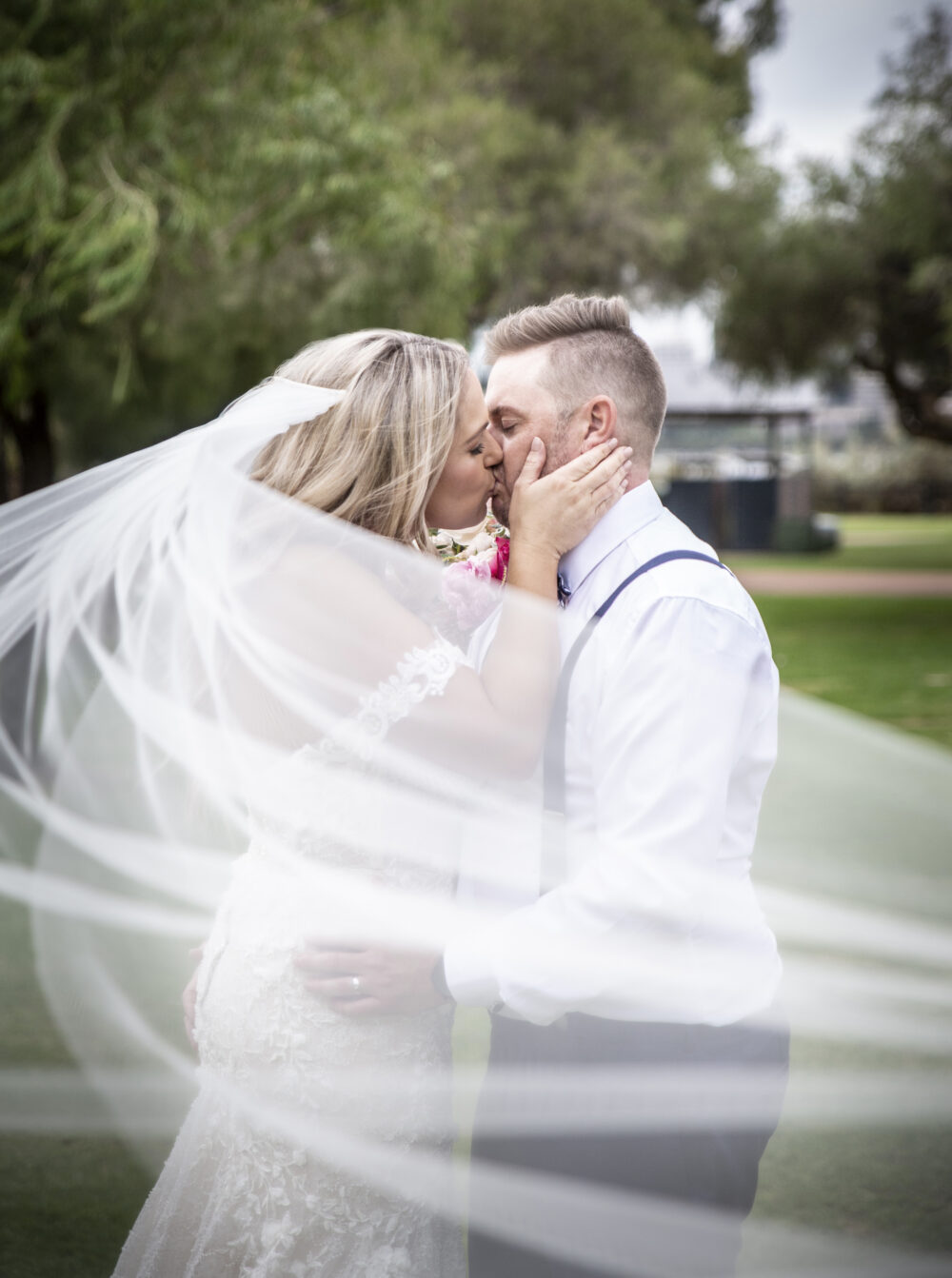 Sharna&Paul - The Kiss